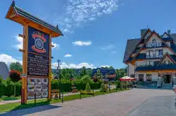 Vaade Liptakówka hotellile sissepääsust