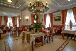 Söögituba veininäitusega